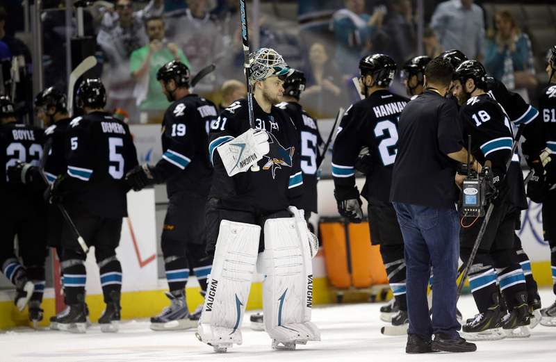 Illustration for article titled Scenes From Three Game 7's In One Night